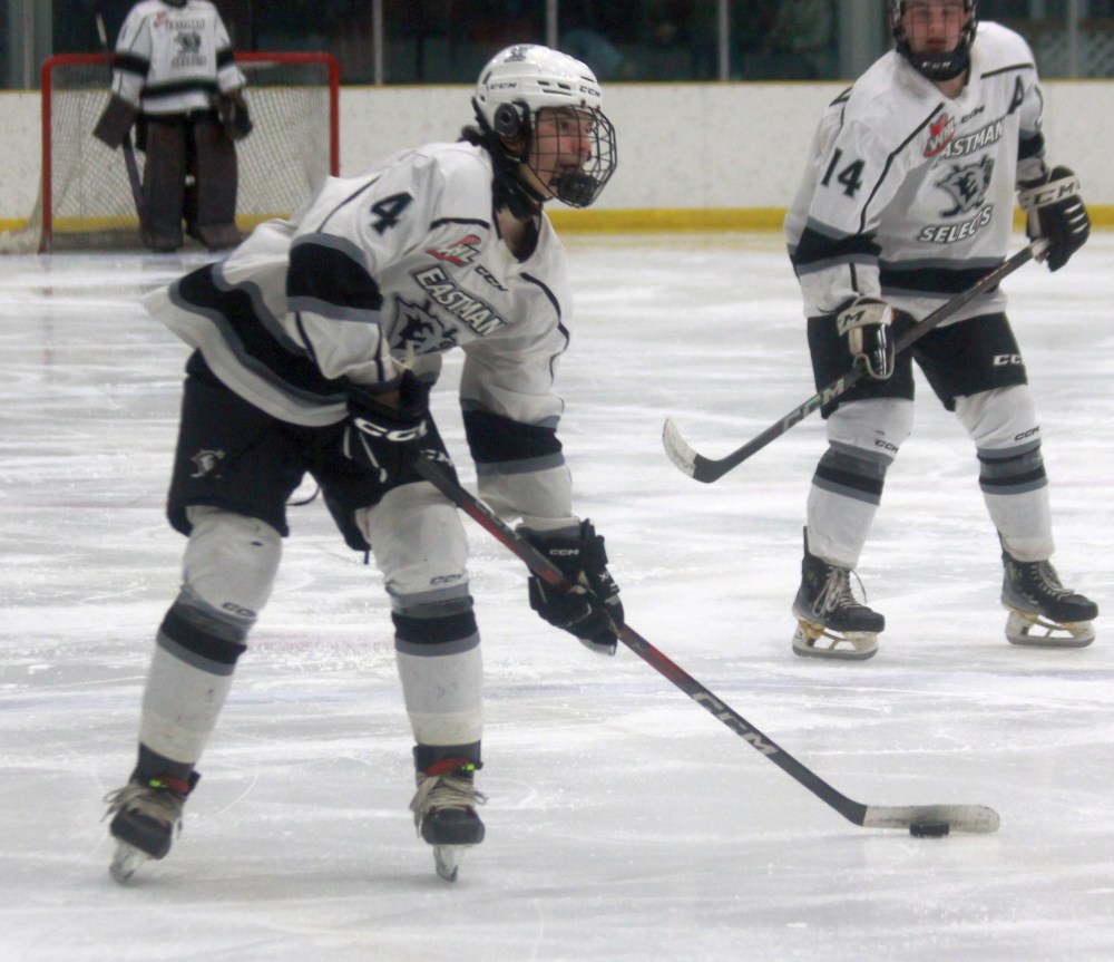 The Eastman Selects earned a 7-6 come from behind victory over the Yellowhead Chiefs in Beausejour Jan. 18. (Cassidy Dankochik The Carillon)