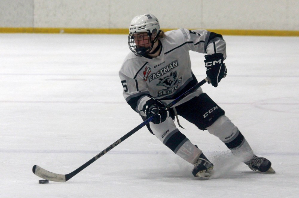 The Eastman Selects earned a 7-6 come from behind victory over the Yellowhead Chiefs in Beausejour Jan. 18. (Cassidy Dankochik The Carillon)