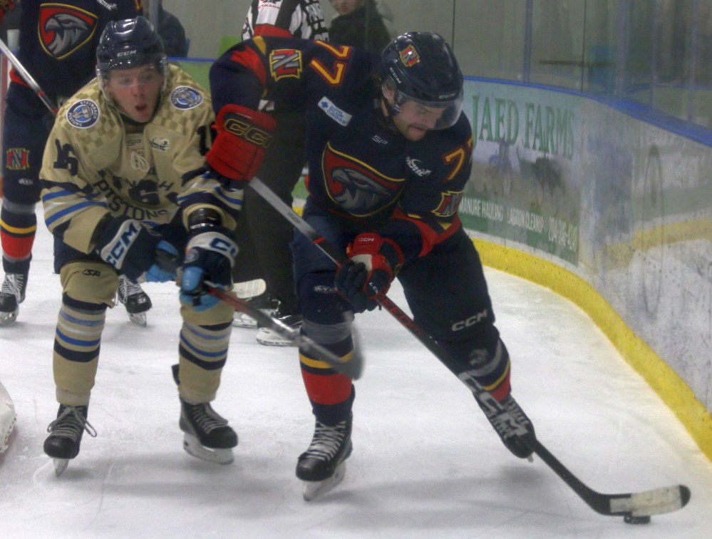 Steinbach and Niverville played a pair of games Jan. 9 and Jan. 11, with the visiting team coming out on top both times. (Cassidy Dankochik The Carillon)