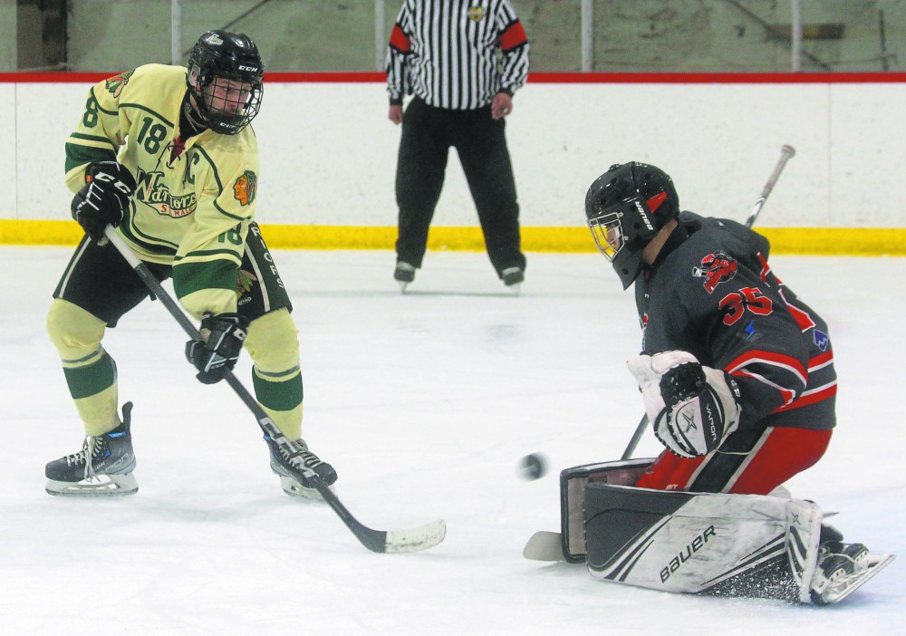 Magne joined Ashton Dubios as a league record-holder. Dubois earned the all-time points record for the CRJHL earlier this season. Neither record holder was able to find the scoresheet in a 7-1 victory over Selkirk Jan. 19. (Cassidy Dankochik The Carillon)