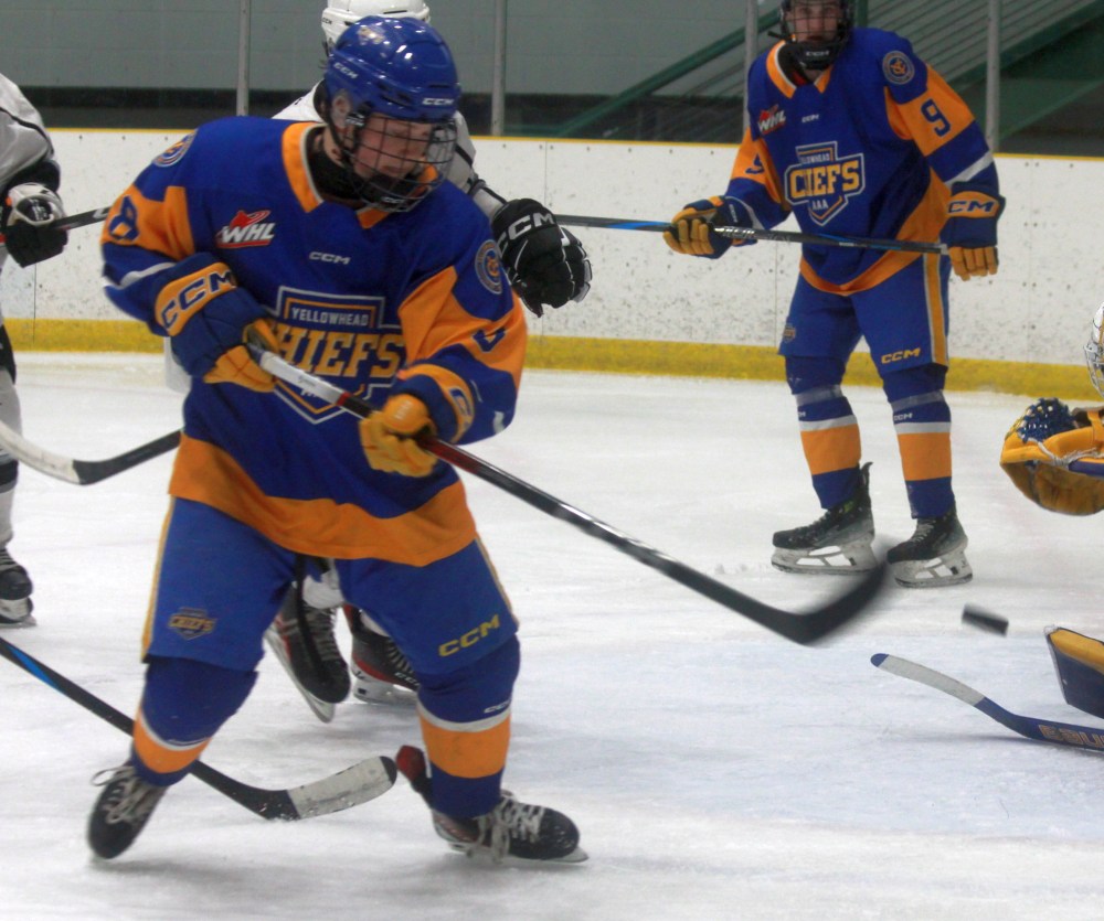 The Eastman Selects earned a 7-6 come from behind victory over the Yellowhead Chiefs in Beausejour Jan. 18. (Cassidy Dankochik The Carillon)