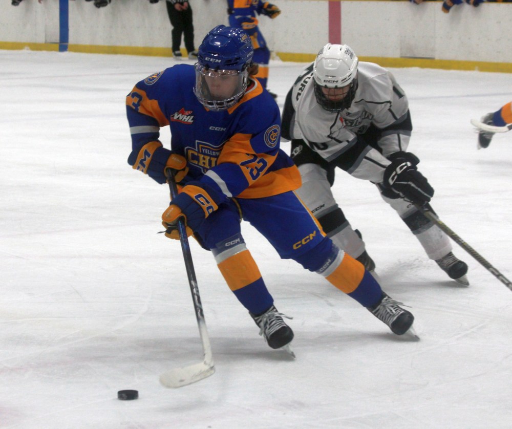 The Eastman Selects earned a 7-6 come from behind victory over the Yellowhead Chiefs in Beausejour Jan. 18. (Cassidy Dankochik The Carillon)