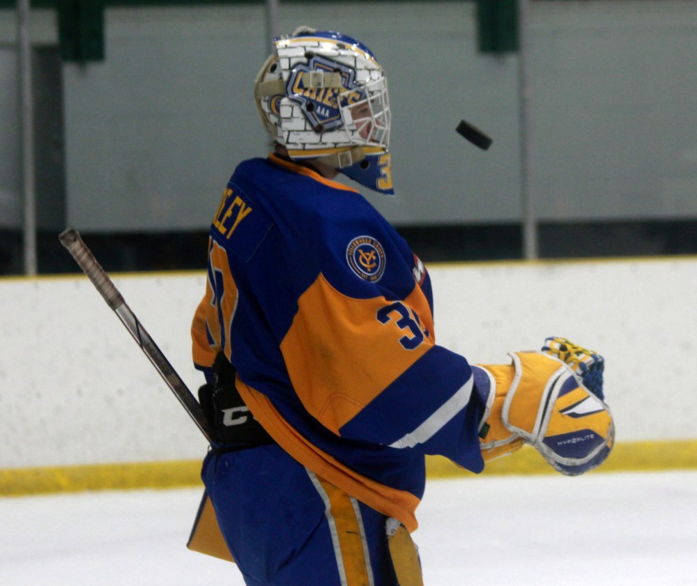 The Eastman Selects earned a 7-6 come from behind victory over the Yellowhead Chiefs in Beausejour Jan. 18. (Cassidy Dankochik The Carillon)