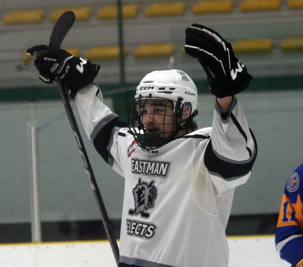 The Eastman Selects earned a 7-6 come from behind victory over the Yellowhead Chiefs in Beausejour Jan. 18. (Cassidy Dankochik The Carillon)