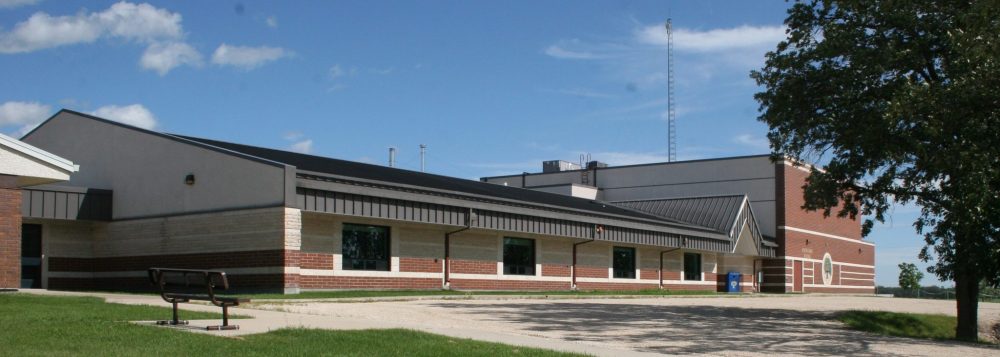 Submitted by Hanover School Division
South Oaks will open its doors to 65 Grade 5 students come September. The move is in response to over crowding at Green Valley School.