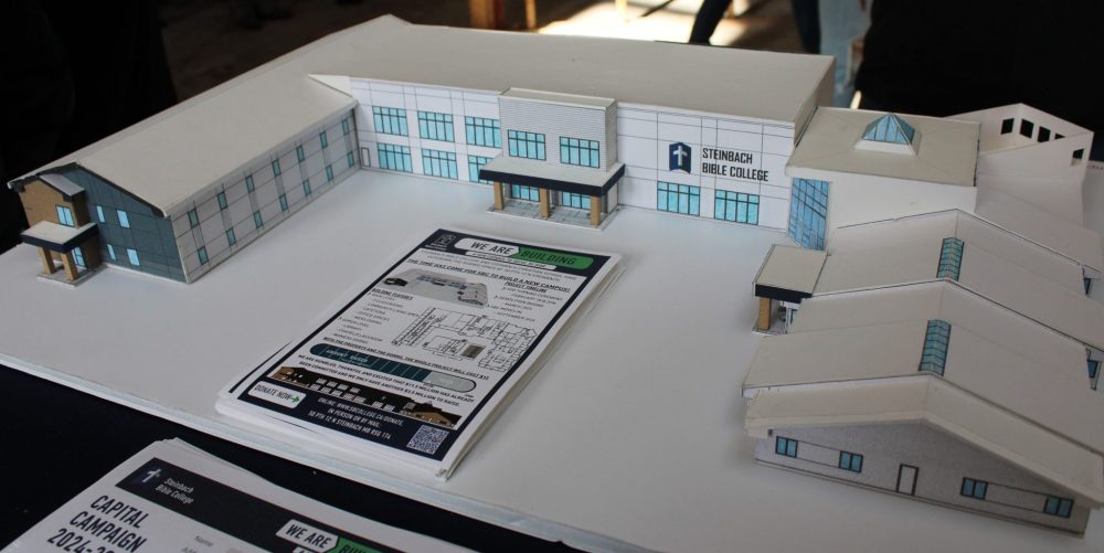 GREG VANDERMEULEN THE CARILLON
This model shows the proposed new building which will incorporate parts of the old Steinbach Family Medical Clinic.