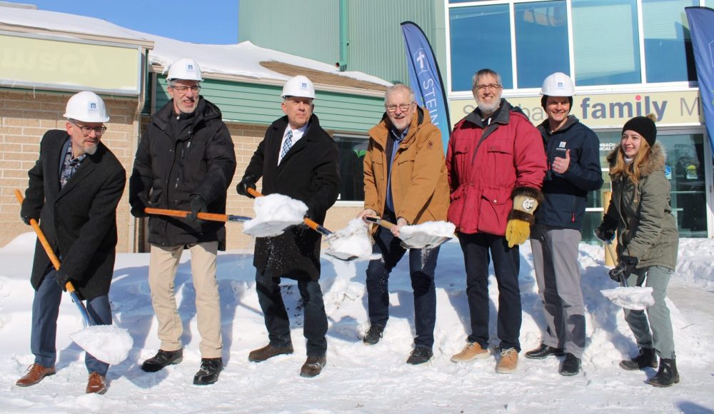 GREG VANDERMEULEN THE CARILLON
Steinbach Mayor Earl Funk, SBC president Dave Reimer, Provencher MP Ted Falk, SBC board chair Bruce Penner, faculty member Gord Penner, general contractor Evan Schinkel and student Tianna Wiebe took part in the snow turning ceremony.