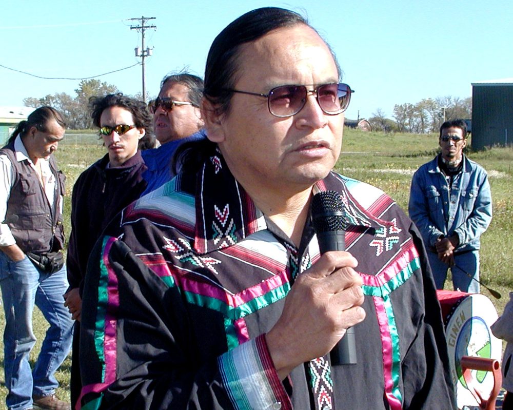 CARILLON ARCHIVES
Roseau River Chief Terrance Nelson addresses Roseau River First Nation residents and the media during sod turning ceremonies for a new $1 million gaming centre.