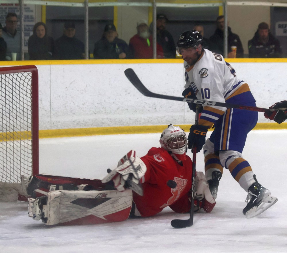 The Springfield Winterhawks took out the Notre Dame Hawks in three straight games to advance to the SEMHL finals, including a 5-2 victory March 4 in Oakbank. (Cassidy Dankochik The Carillon)