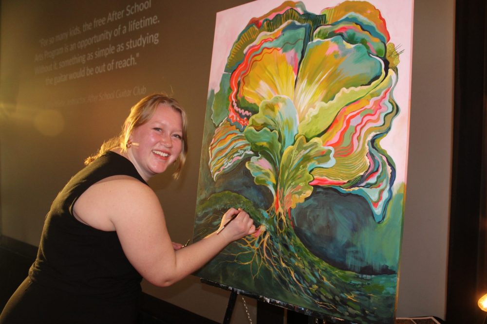 GREG VANDERMEULEN CARILLON ARCHIVES
Kayla Hiebert created artwork on the stage during the event in 2024.