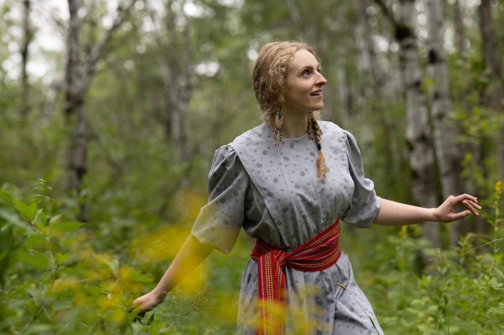 Submitted by Manitoba Theatre for Young People
Emily Meadows as the lead character in Blue Beads and Blueberries, a Manitoba Theatre for Young People production. The story is a retelling of a European fairytale told through the lens of the Metis.