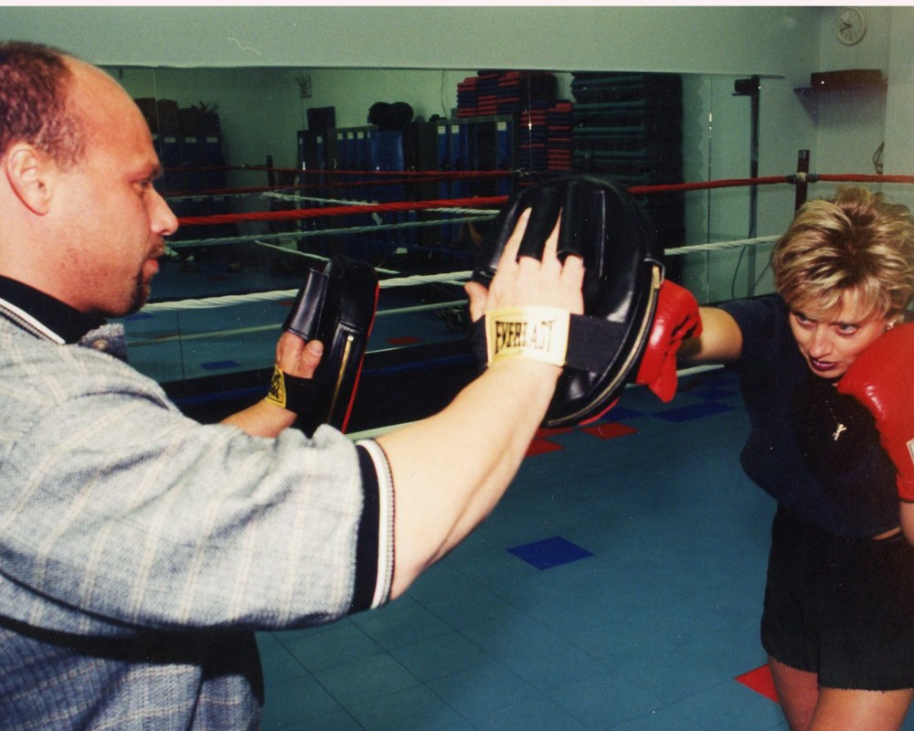 Grace Bartel works out with Maximum Fitness owner Les Spence. (Carillon Archives)