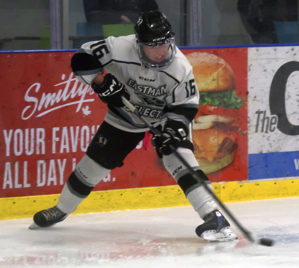 The Eastman Selects won a winner-takes-all game five against the Winnipeg Avros March 29. (Cassidy Dankochik The Carillon)