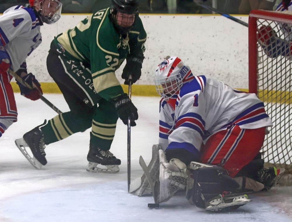 The Beausejour Comets tied the CRJHL finals 2-2 with a win on home ice March 28. (Cassidy Dankochik The Carillon)