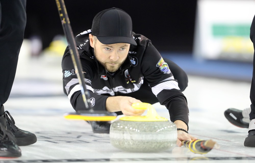 TREVOR HAGAN / WINNIPEG FREE PRESS
Skip Mike McEwen throws a rock on his way to winning the last Manitoban Grand Slam of Curling event as his rink defeated skip Brad Gushue in 2018. The Grand Slam of Curling will be back in Manitoba after eight years, with Steinbach hosting the Players' Championship in January.