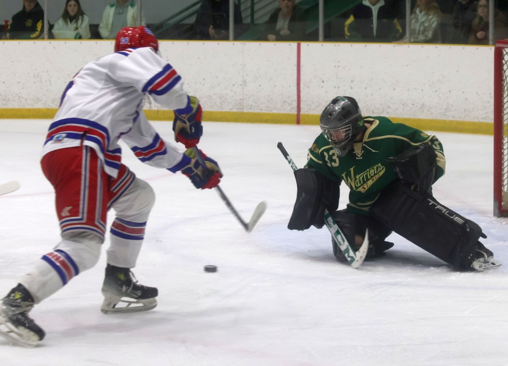 The Beausejour Comets tied the CRJHL finals 2-2 with a win on home ice March 28. (Cassidy Dankochik The Carillon)