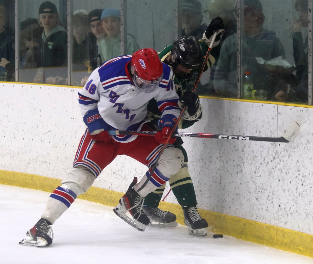 The Beausejour Comets tied the CRJHL finals 2-2 with a win on home ice March 28. (Cassidy Dankochik The Carillon)