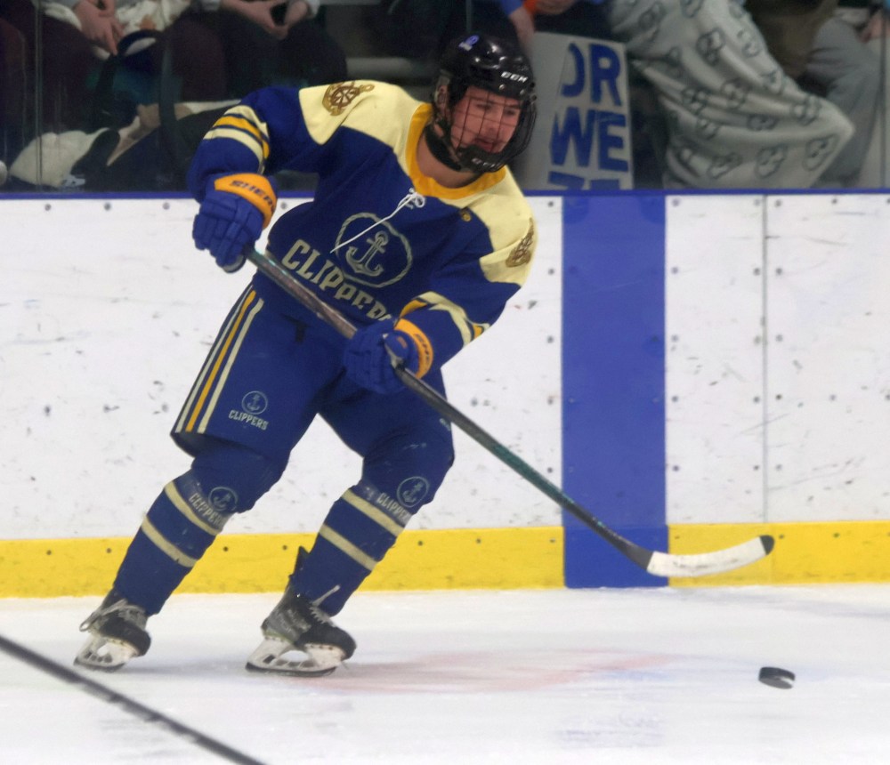The Niverville Clippers captured their first HTJHL championship since 1994 with a game six win on home ice March 26. (Cassidy Dankochik The Carillon)