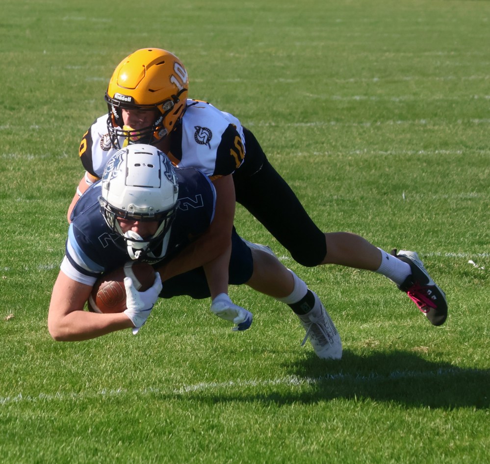 The SRSS Sabres (varsity and junior varsity) took on Grant Park for a pair of spring exhibition football games May 22. (Cassidy Dankochik The Carillon)