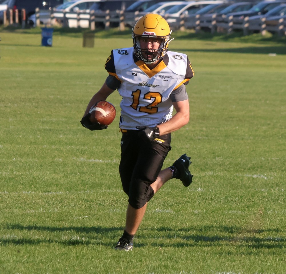The SRSS Sabres (varsity and junior varsity) took on Grant Park for a pair of spring exhibition football games May 22. (Cassidy Dankochik The Carillon)