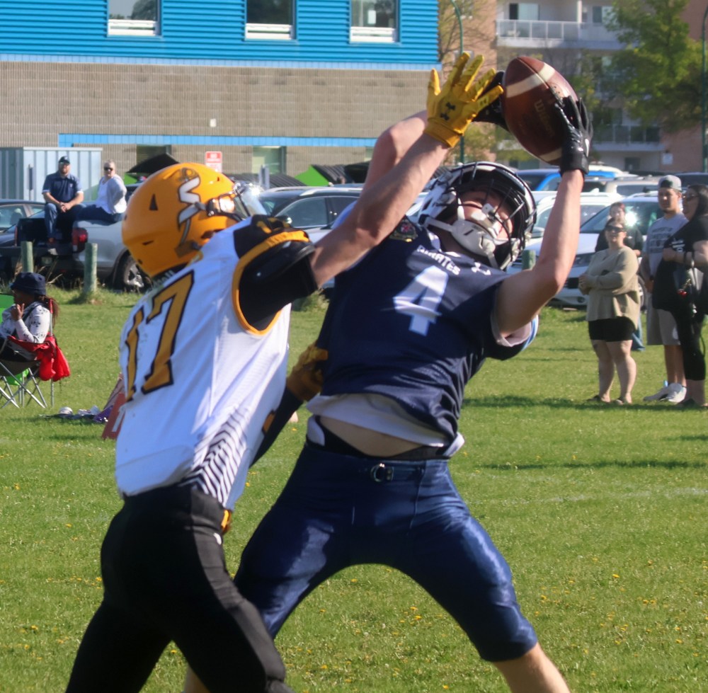 The SRSS Sabres (varsity and junior varsity) took on Grant Park for a pair of spring exhibition football games May 22. (Cassidy Dankochik The Carillon)