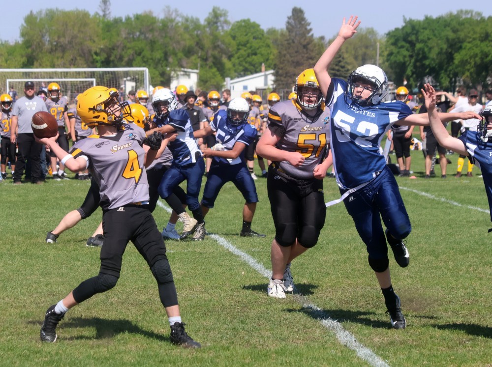 The SRSS Sabres (varsity and junior varsity) took on Grant Park for a pair of spring exhibition football games May 22. (Cassidy Dankochik The Carillon)