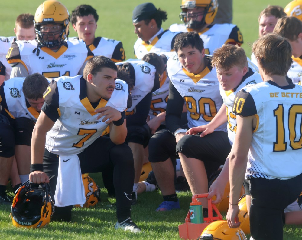 The SRSS Sabres (varsity and junior varsity) took on Grant Park for a pair of spring exhibition football games May 22. (Cassidy Dankochik The Carillon)