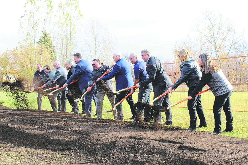 CHRIS GAREAU CARILLON ARCHIVES
The gold shovels of the sod turning ceremony held Oct. 29 for the new Taché Community Centre will soon be replaced by the shovels and heavy equipment building the new arena, library and senior centre in Lorette.