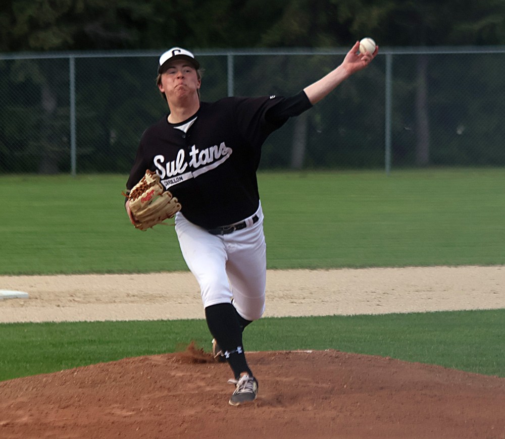 The Carillon Sultans had a walk-off win to open their season against Stonewall May 20. (Cassidy Dankochik The Carillon)