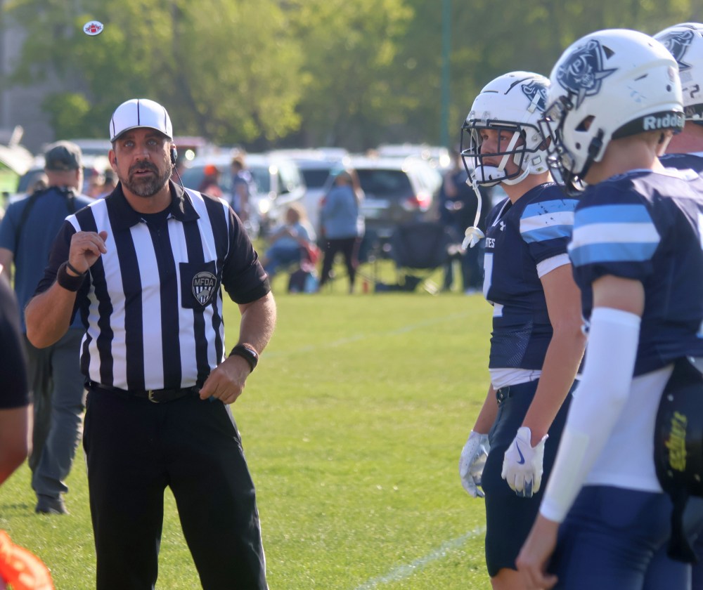 The SRSS Sabres (varsity and junior varsity) took on Grant Park for a pair of spring exhibition football games May 22. (Cassidy Dankochik The Carillon)