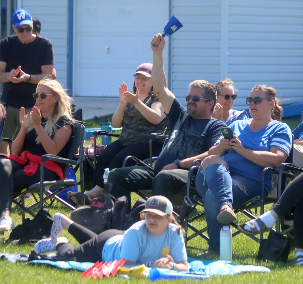 The SRSS Sabres (varsity and junior varsity) took on Grant Park for a pair of spring exhibition football games May 22. (Cassidy Dankochik The Carillon)
