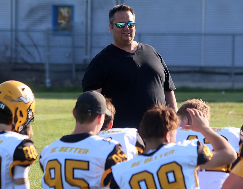 The SRSS Sabres (varsity and junior varsity) took on Grant Park for a pair of spring exhibition football games May 22. (Cassidy Dankochik The Carillon)