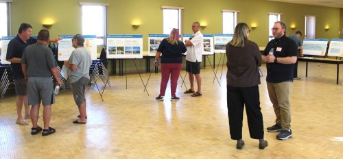 CHRIS GAREAU THE CARILLON
Urban Systems held its second and last open house on the secondary plan to transform Dawson Road in Lorette.