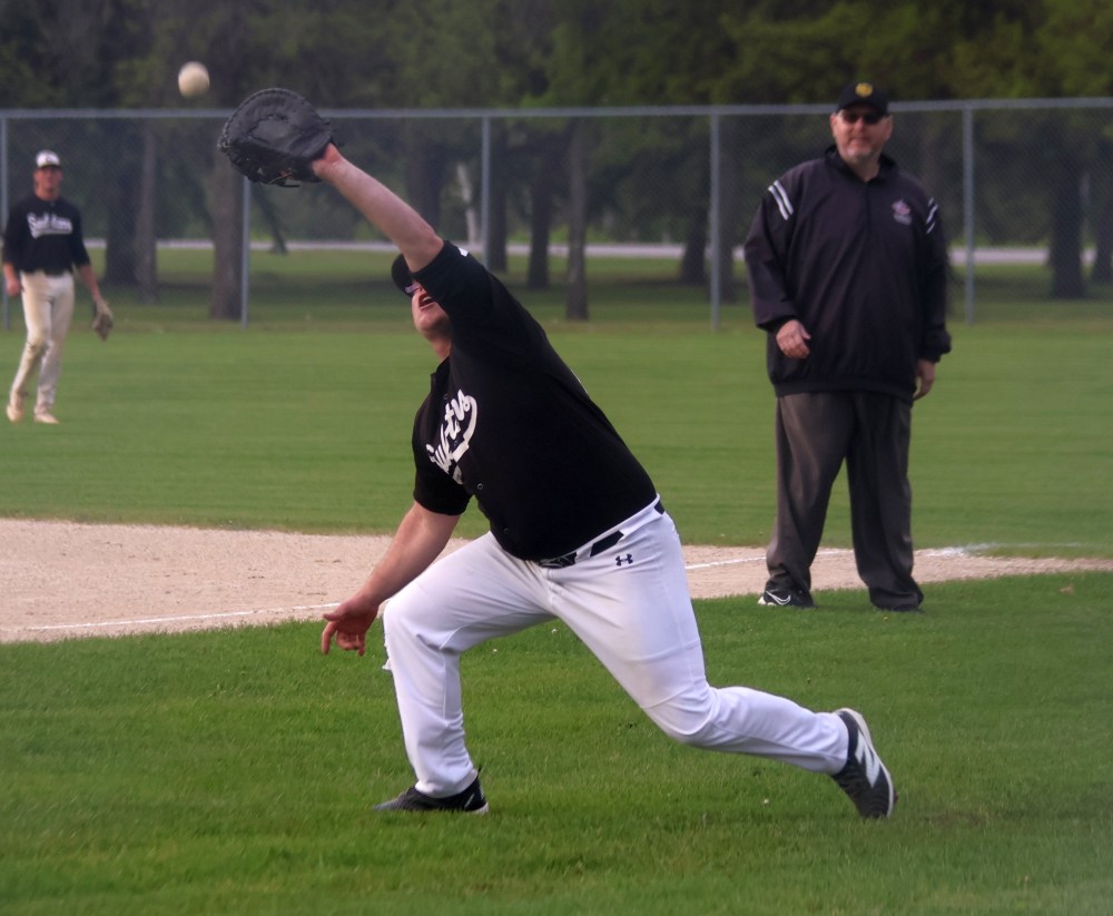 The Carillon Sultans had a walk-off win to open their season against Stonewall May 20. (Cassidy Dankochik The Carillon)
