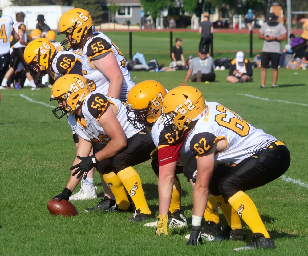 The SRSS Sabres (varsity and junior varsity) took on Grant Park for a pair of spring exhibition football games May 22. (Cassidy Dankochik The Carillon)