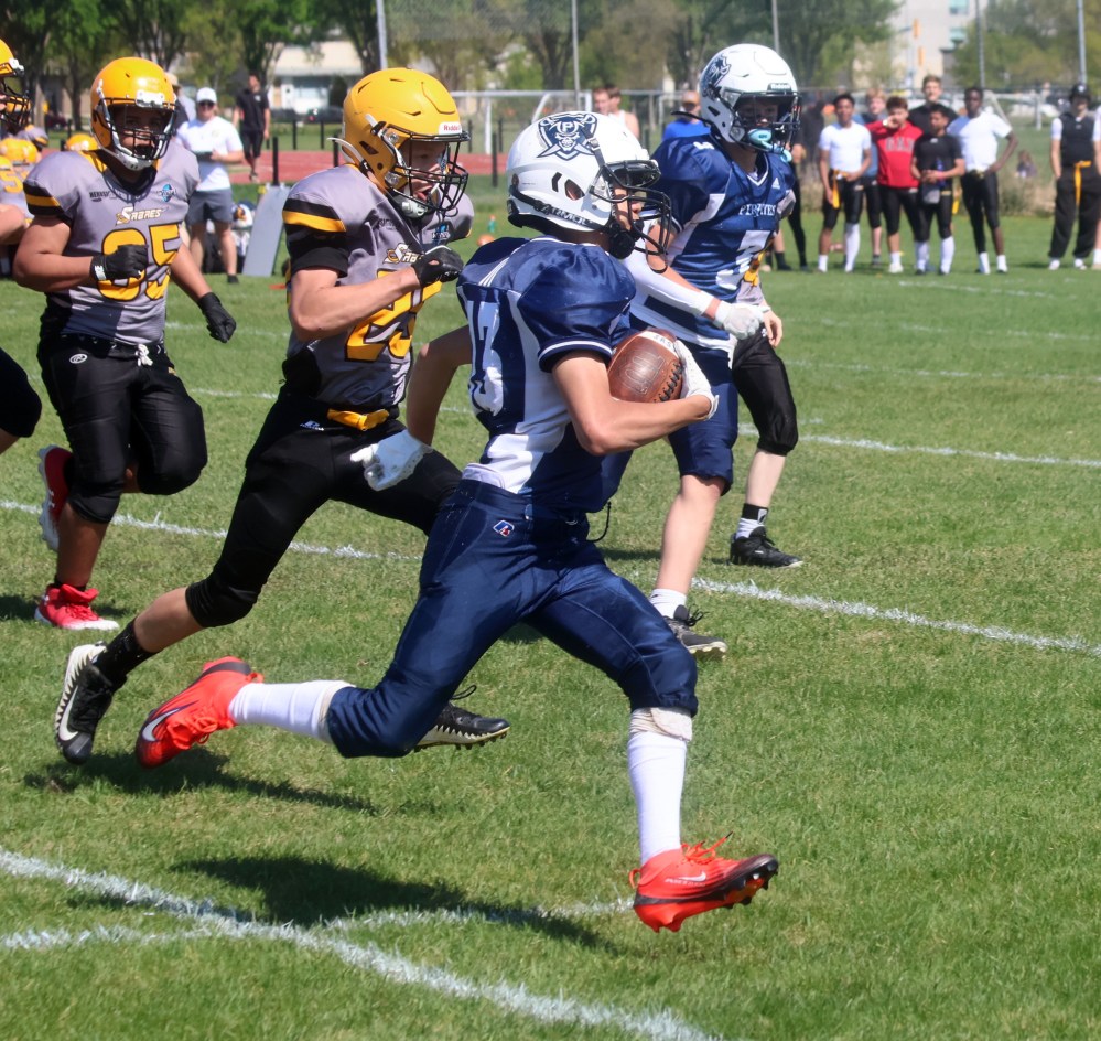 The SRSS Sabres (varsity and junior varsity) took on Grant Park for a pair of spring exhibition football games May 22. (Cassidy Dankochik The Carillon)