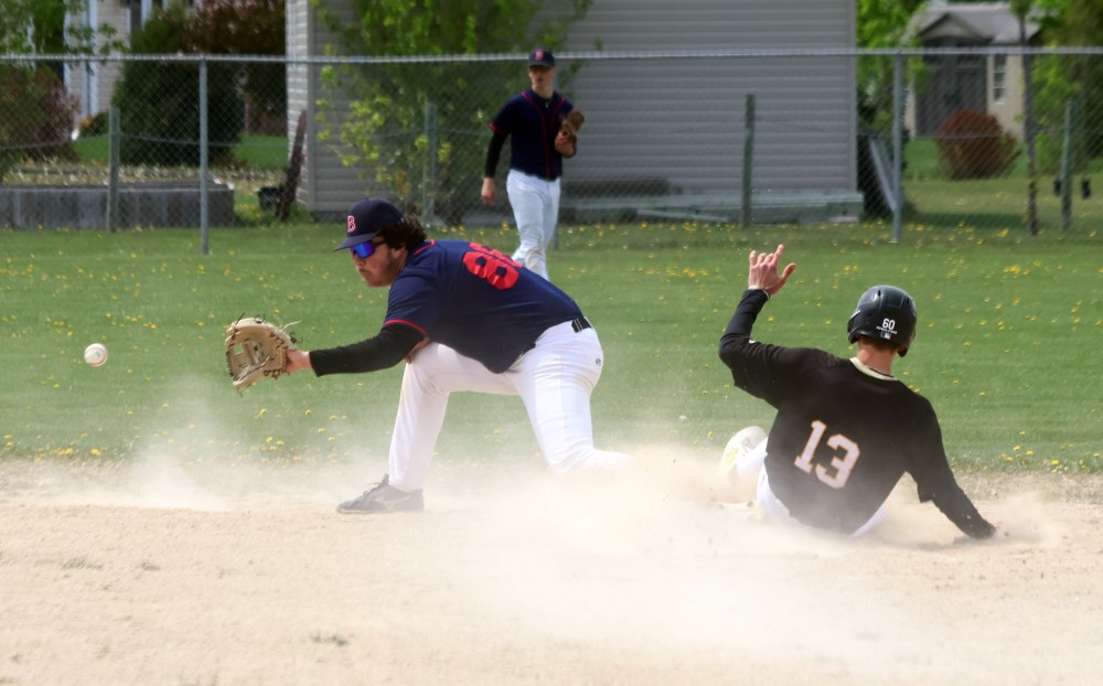 SRSS won their fourth straight Zone 13 baseball championship. (Cassidy Dankochik The Carillon)