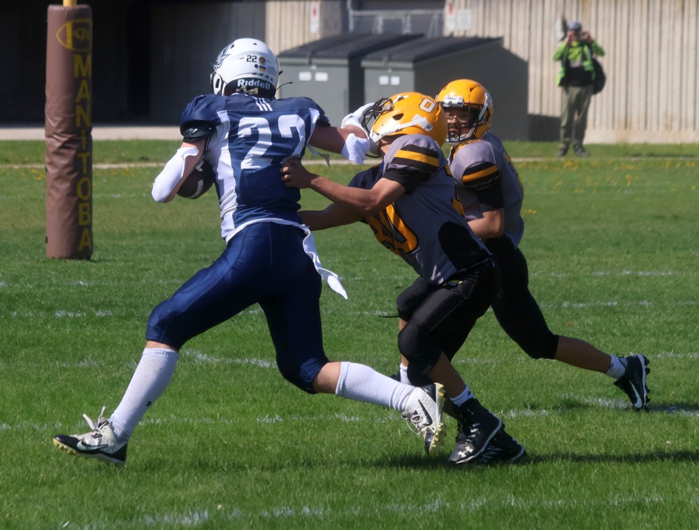 The SRSS Sabres (varsity and junior varsity) took on Grant Park for a pair of spring exhibition football games May 22. (Cassidy Dankochik The Carillon)