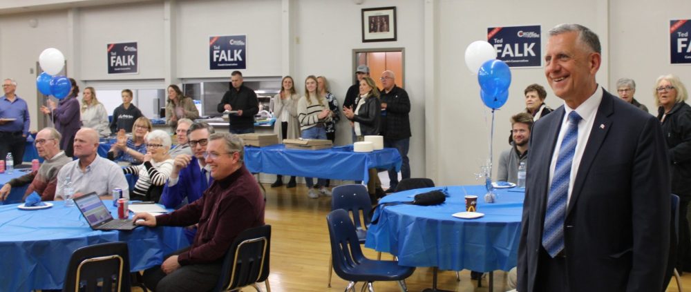 GREG VANDERMEULEN THE CARILLON
Ted Falk reacts to applause from within the room as he is projected to be the winner of Provencher by CTV News.