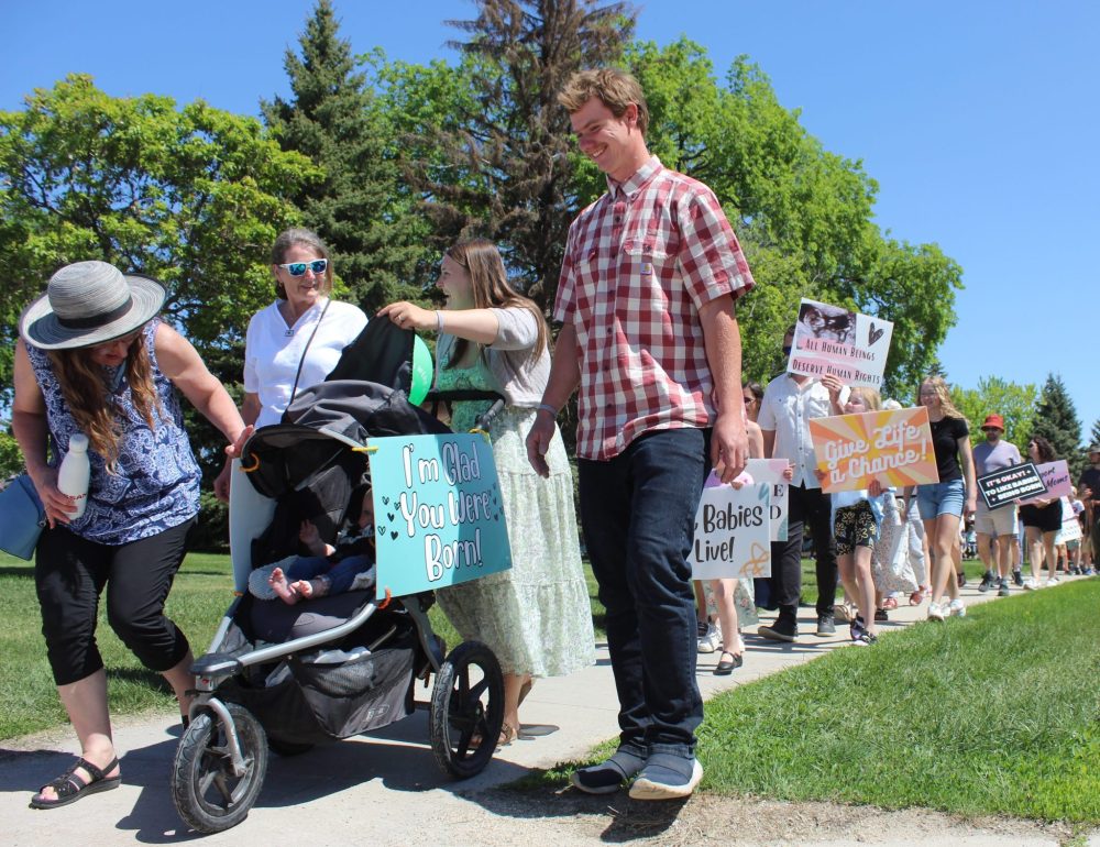 CHRIS GAREAU THE CARILLON
An estimated 900 people were at K.R. Barkman Park in Steinbach for Life Culture's Walk for Life May 25.