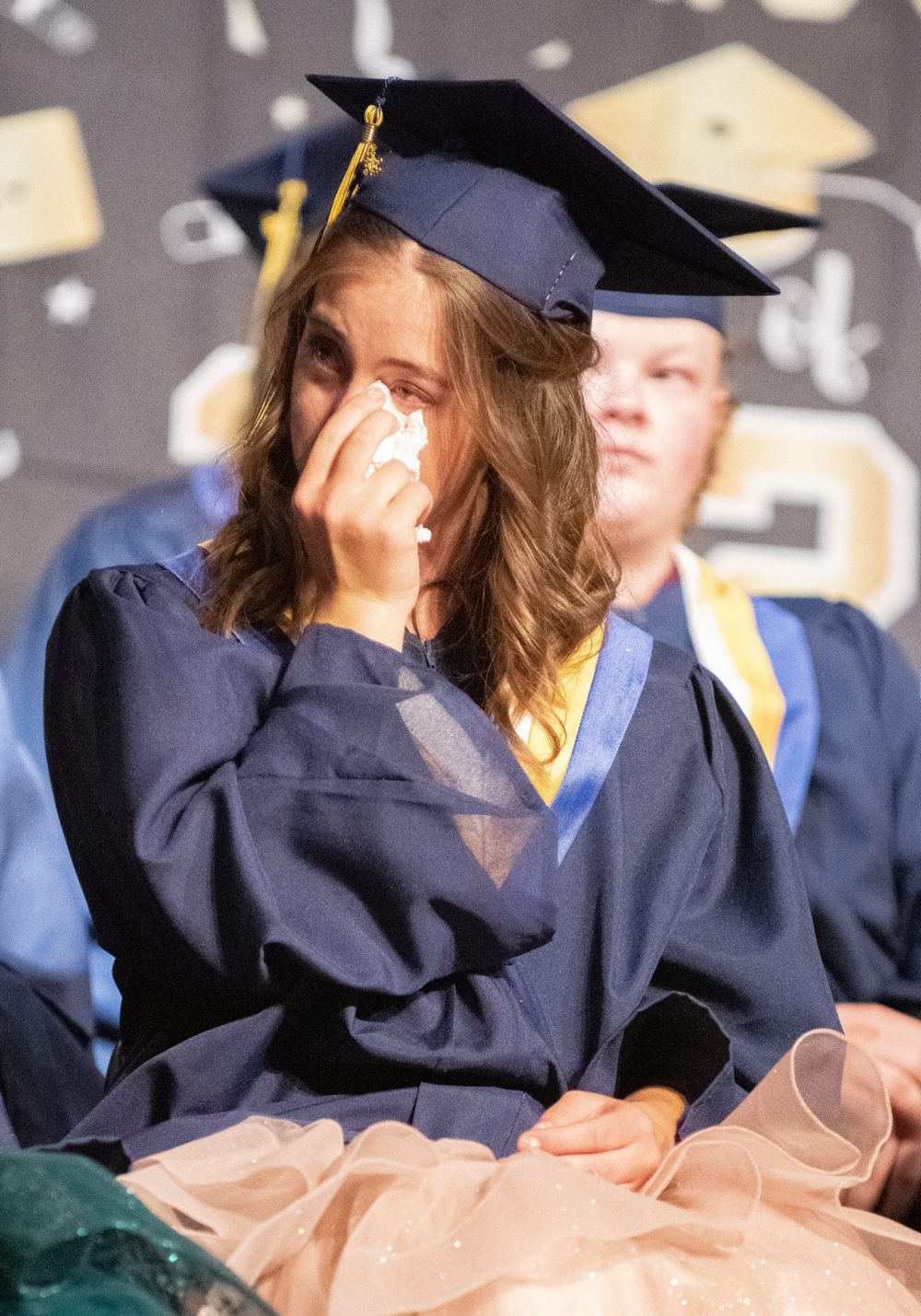 SVJETLANA MLINAREVIC THE CARILLON
Sophia Friesen wipes away tears during her graduation ceremony on June 20, 2025, at Shevchenko School in Vita.