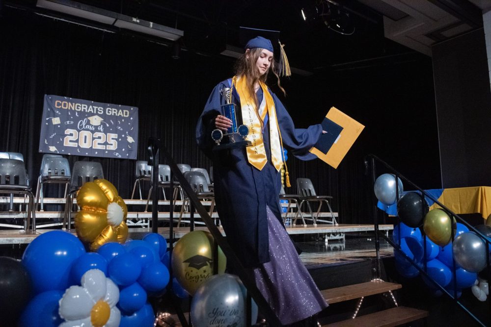 SVJETLANA MLINAREVIC THE CARILLON
Valedictorian Brylie Woods leaves the satge after her graduation ceremony on June 20, 2025, at Shevchenko School in Vita.