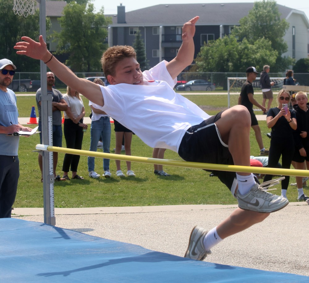 The Grade 8 Bard Cheop Track and Field meet needed to be re-scheduled to June 20 due to excessive smoke the week before. (Cassidy Dankochik The Carillon)