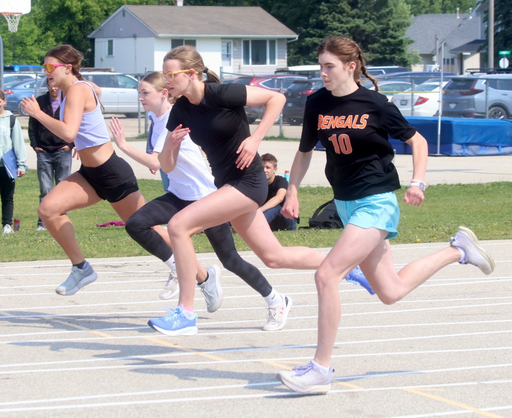 The Grade 8 Bard Cheop Track and Field meet needed to be re-scheduled to June 20 due to excessive smoke the week before. (Cassidy Dankochik The Carillon)