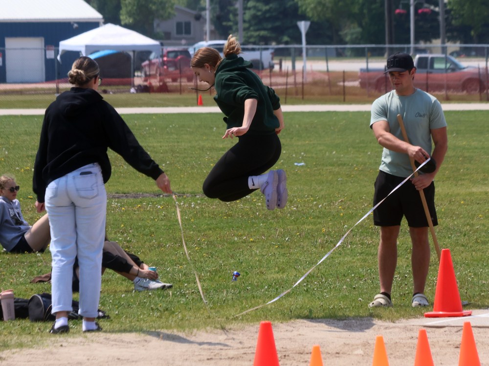 The Grade 8 Bard Cheop Track and Field meet needed to be re-scheduled to June 20 due to excessive smoke the week before. (Cassidy Dankochik The Carillon)