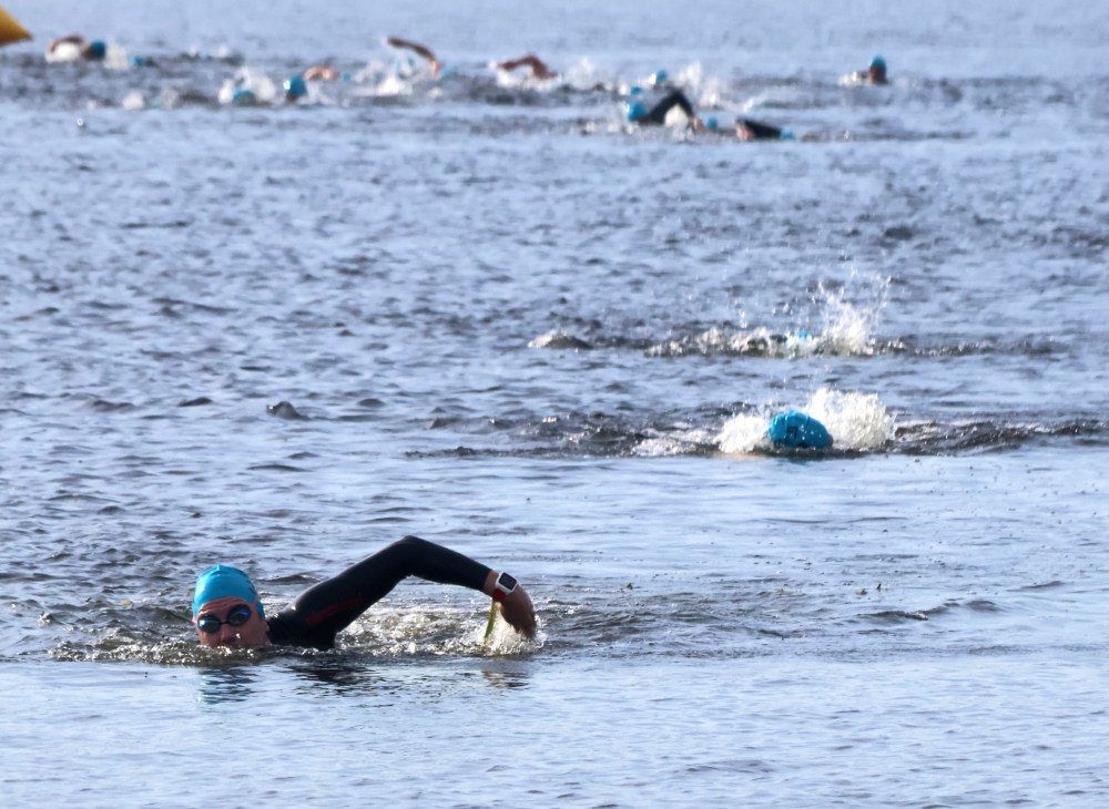 Cameron Sweetman led the Olympic distance triathlon through the swimming portion, completing the 1.5 km swim just over 22 minutes. (Cassidy Dankochik The Carillon)