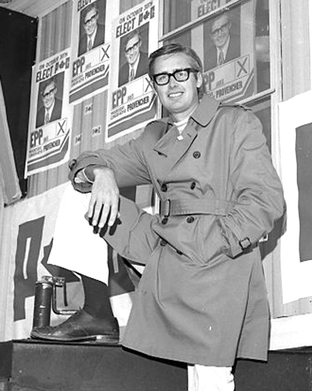 CARILLON ARCHIVES
Provencher MP Jake Epp stands in front of his campaign posters in his first federal election campaign.