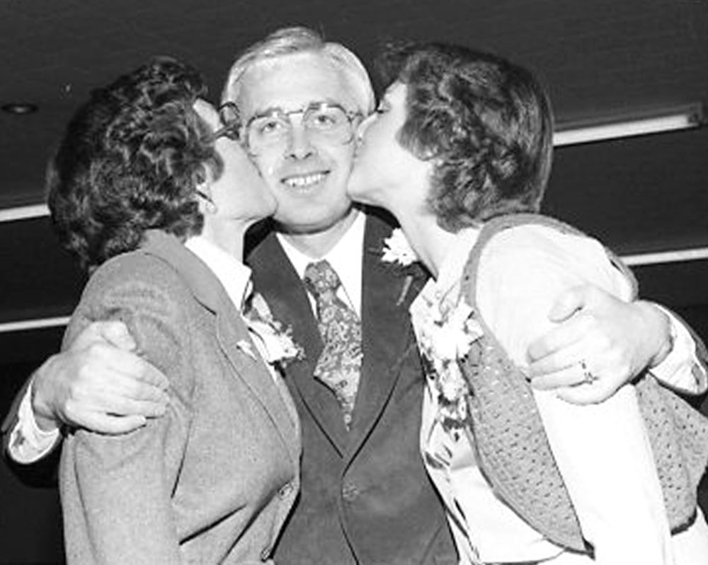 CARILLON ARCHIVES
Provencher MP Jake Epp stands in front of his campaign posters in his first federal election campaign.
