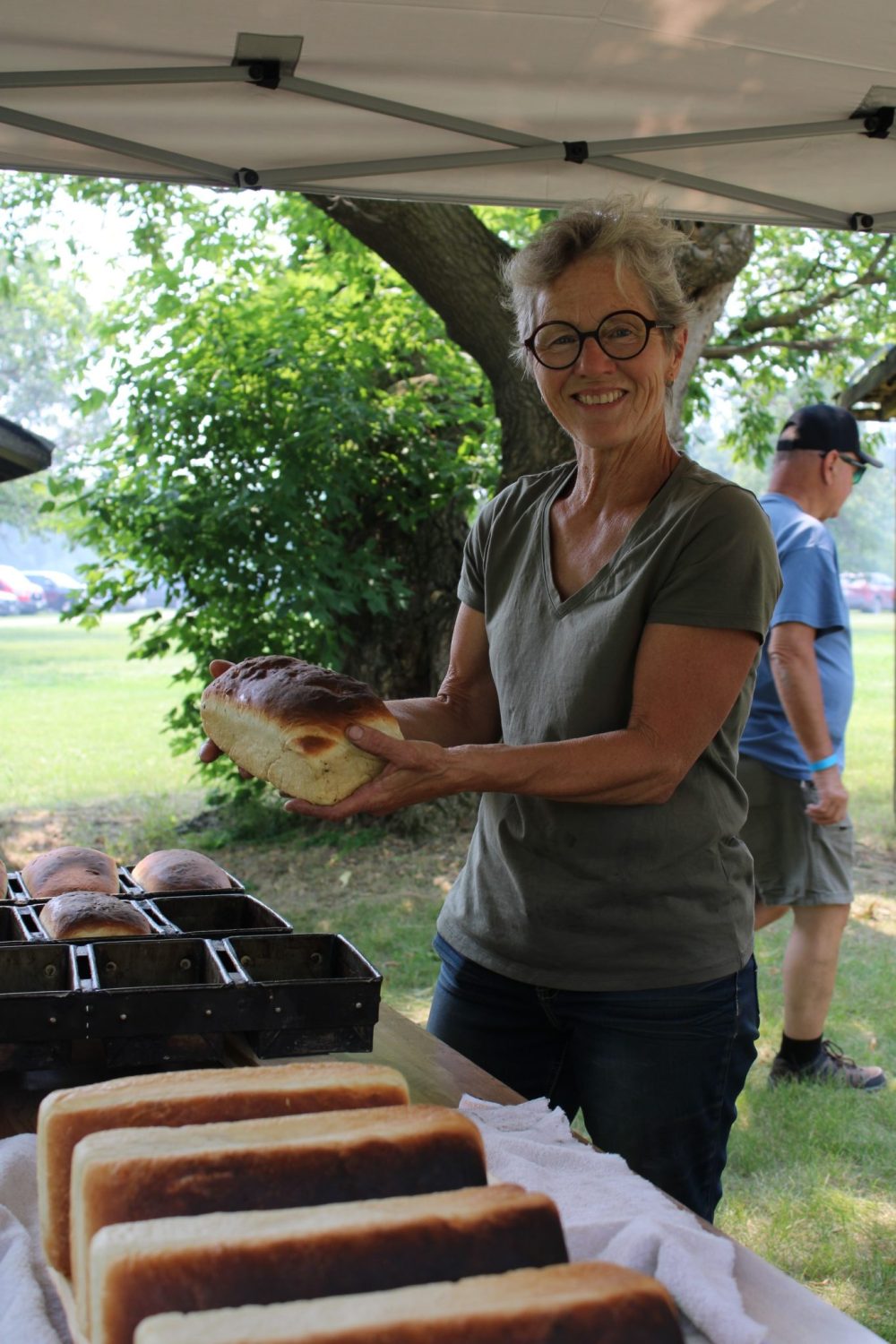 GREG VANDERMEULEN THE CARILLON
Hanna Brandt, one of the committee members responsible for restoring the clay oven, helped bake nearly 100 loaves of bread.