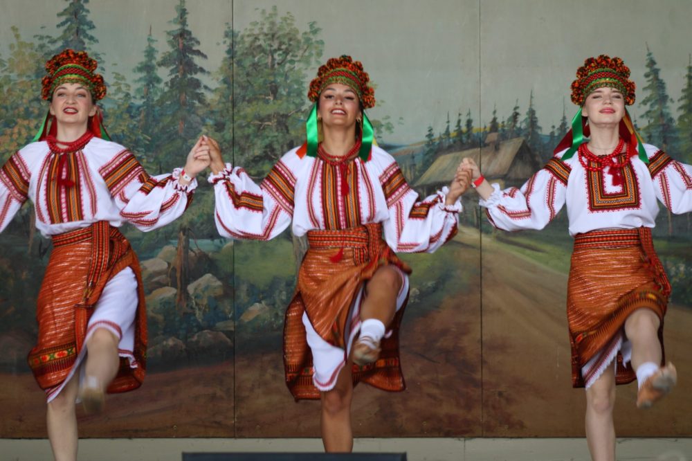 GREG VANDERMEULEN THE CARILLON
Members of the Polevnyi Sarto Dance Club perform.